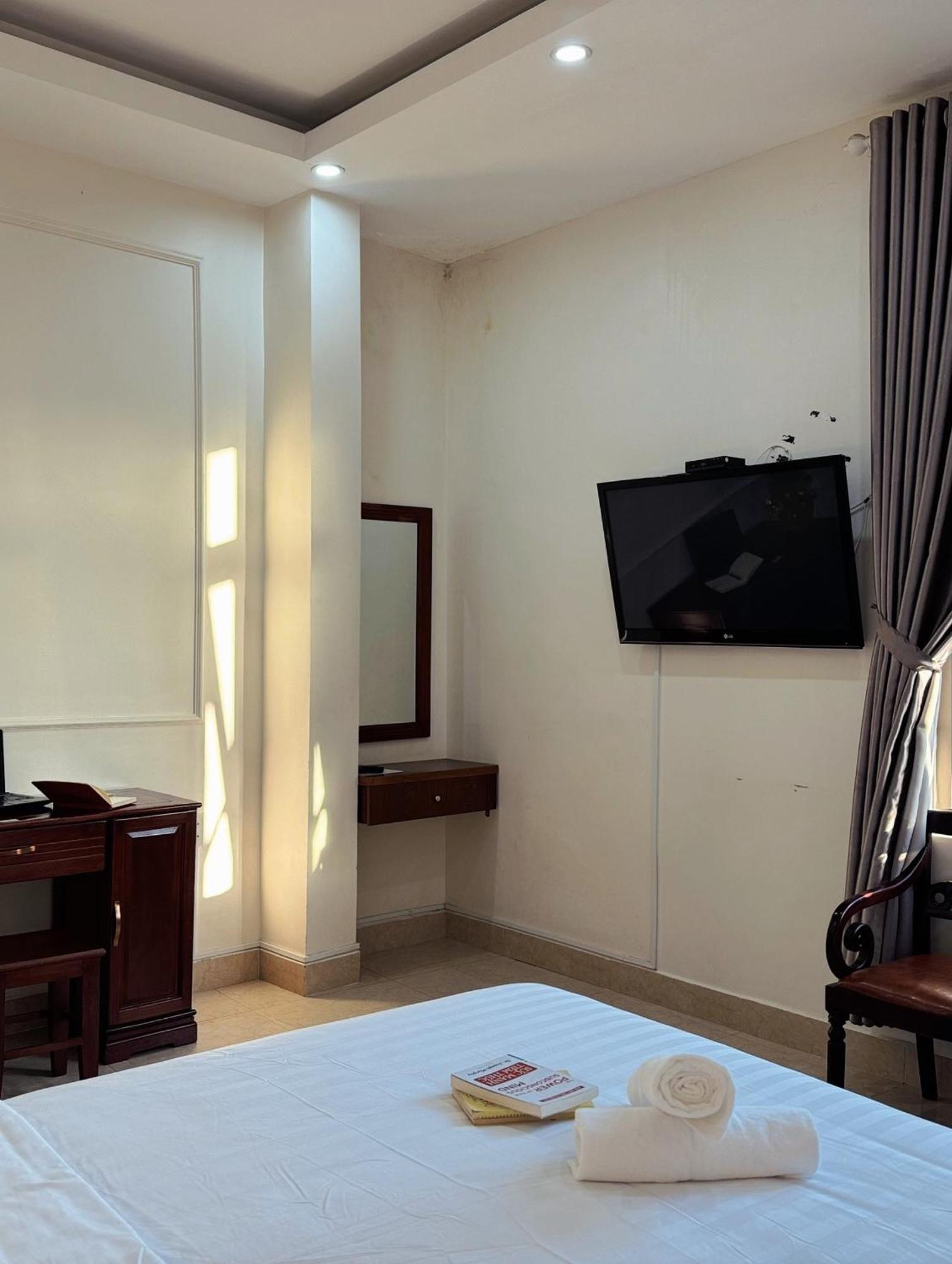 Elisa Hotel Pleiku Exterior photo